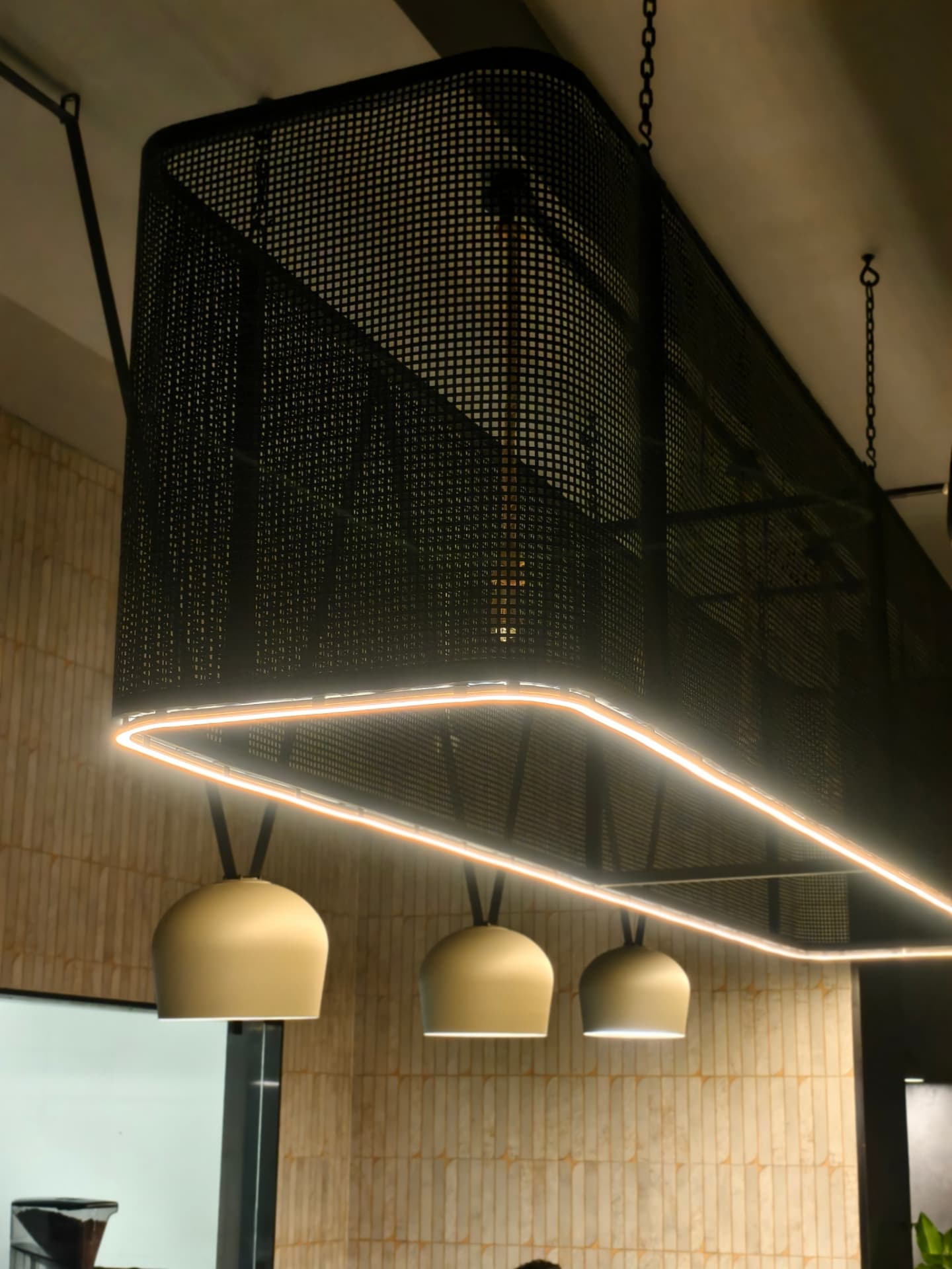Warm pendant lamps inside O’Co